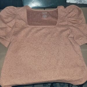 Nine West Brand -Size L Peachy Puffy Short Sleeve Shirt.